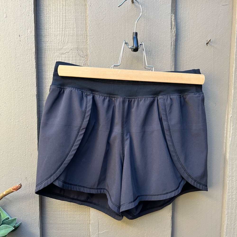 Lululemon curved hem shorts size 2 black